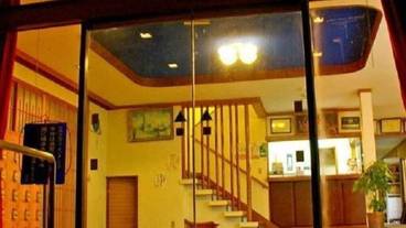 施設の入り口 / 15