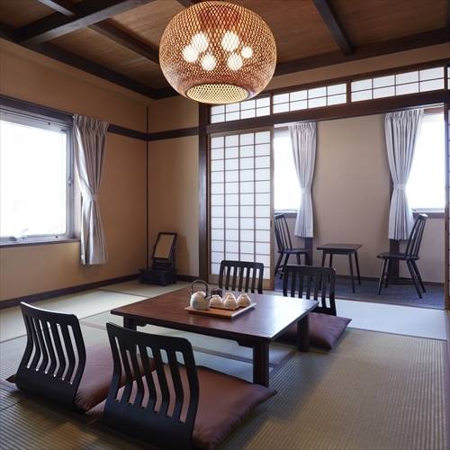 趣ある空間で
心落ち着く滞在を / 2