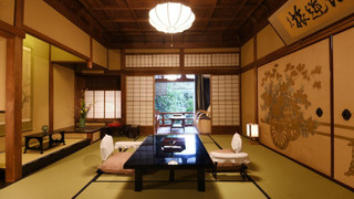 ラグジュアリー ルーム ベッド (複数台) 専用バスルーム ガーデンビュー (10+4 Tatami Mats)