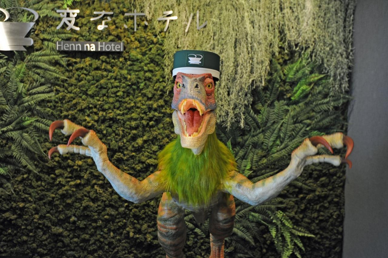 ロボット従業員がおもてなし3663447