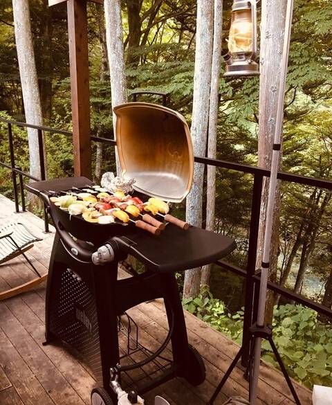 夕食はテラスで
熱々のバーベキュー！ / 4