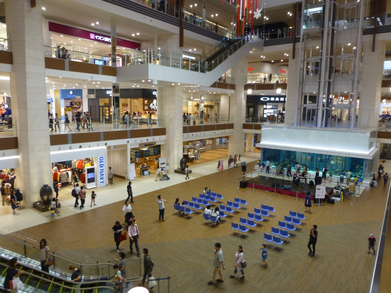 沖縄に上陸した巨大なショッピングモール「ライカム」411012
