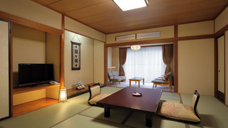 [秀峰館] 和室 渓谷側 10畳 (3-5階) 禁煙