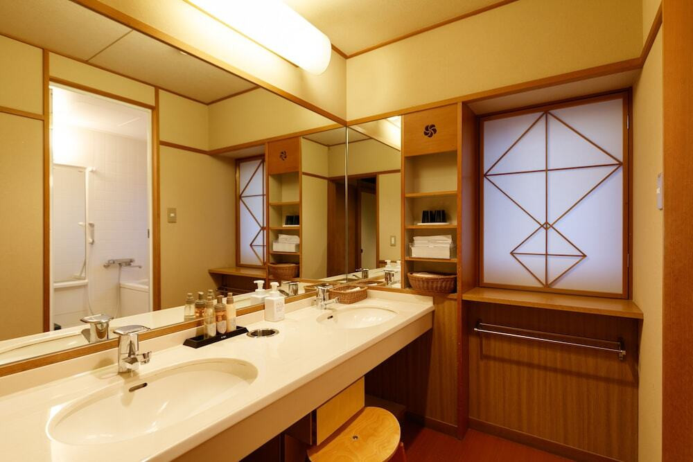 藤の棟Bタイプデラックス和室 洗面台