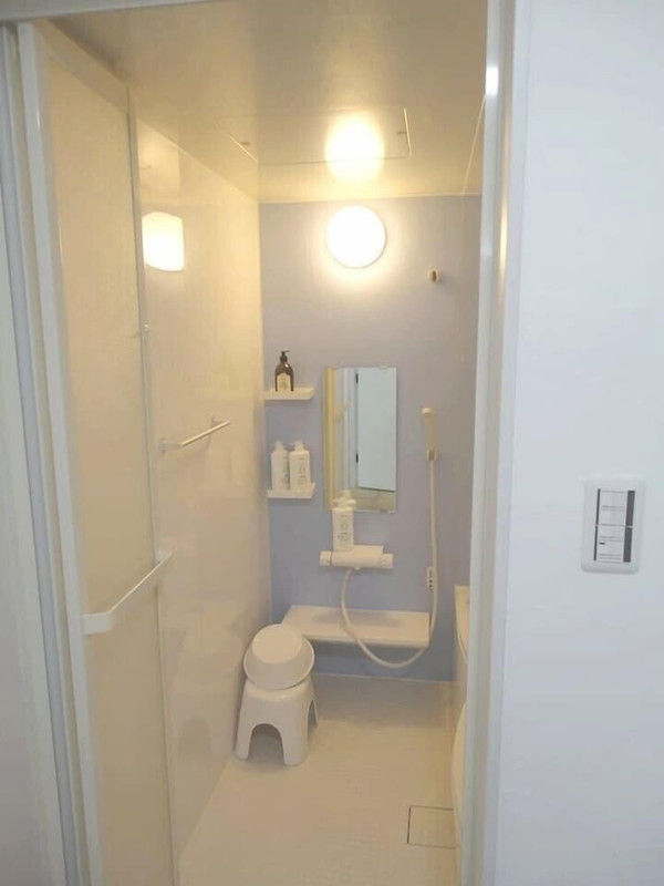 バスルームのシャワー