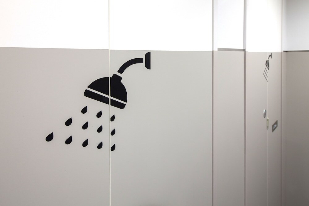 バスルームのシャワー