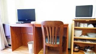 4 人部屋 (ハウスキーピングは有料オプション)