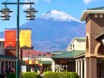 Mt.Fuji where autumn leaves have started🏔