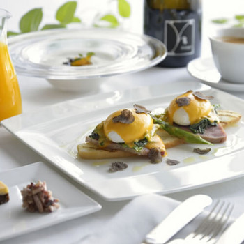 エッグベネディクト×トリュフで朝からとことん贅沢気分4274288