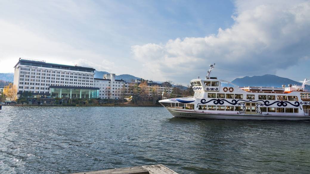 阿寒湖周遊の遊覧船 / 1