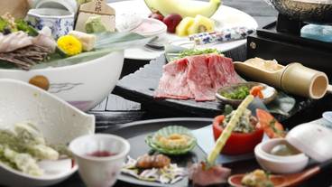 食事・飲み物 / 4