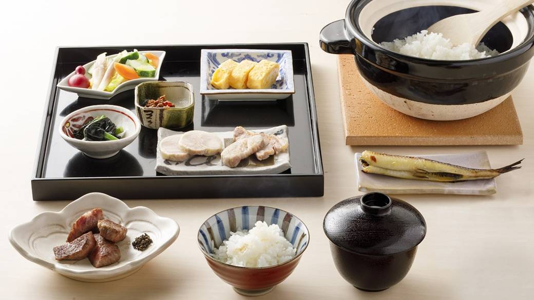 贅沢な「スペシャル朝食」 / 4