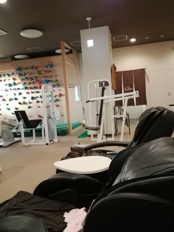 大浴場の横にはトレーニングルームが