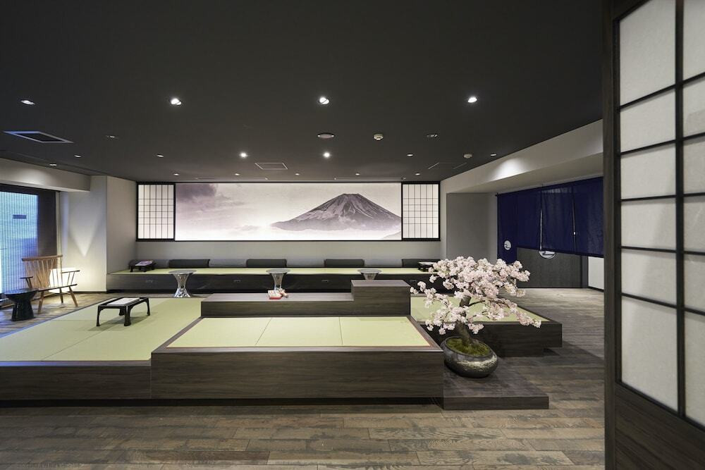 ロビーラウンジ