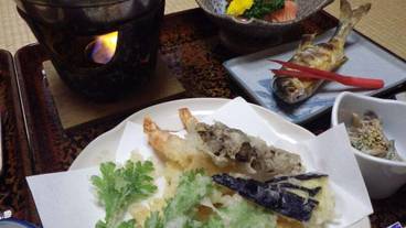 食事・飲み物 / 3