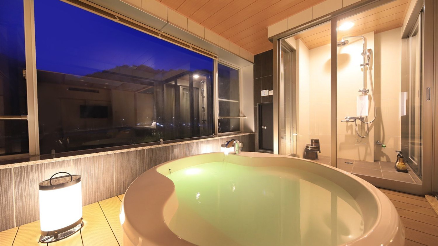 客室やレストランから望む自然に癒される温泉宿4011466