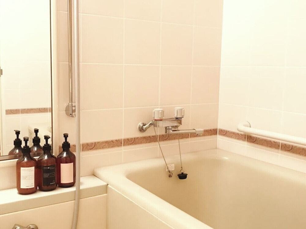 バスルーム一例　アメニティは天然のエッセンシャルオイルを配合