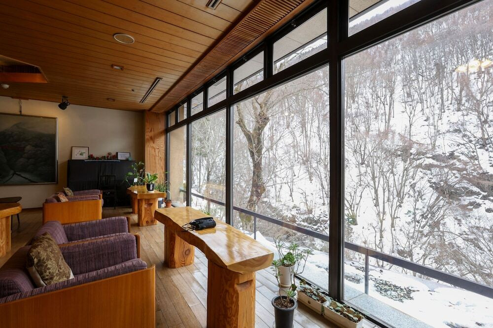 ロビーラウンジ