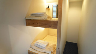 プライベート部屋　２段ベッド　下段セミダブル　上段セミダブル（２名様用）