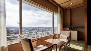 和室 (12.5畳), 喫煙可