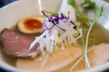 「がふうあん」料理 972773 １）鶏のこく塩ラーメン（７５０円）
