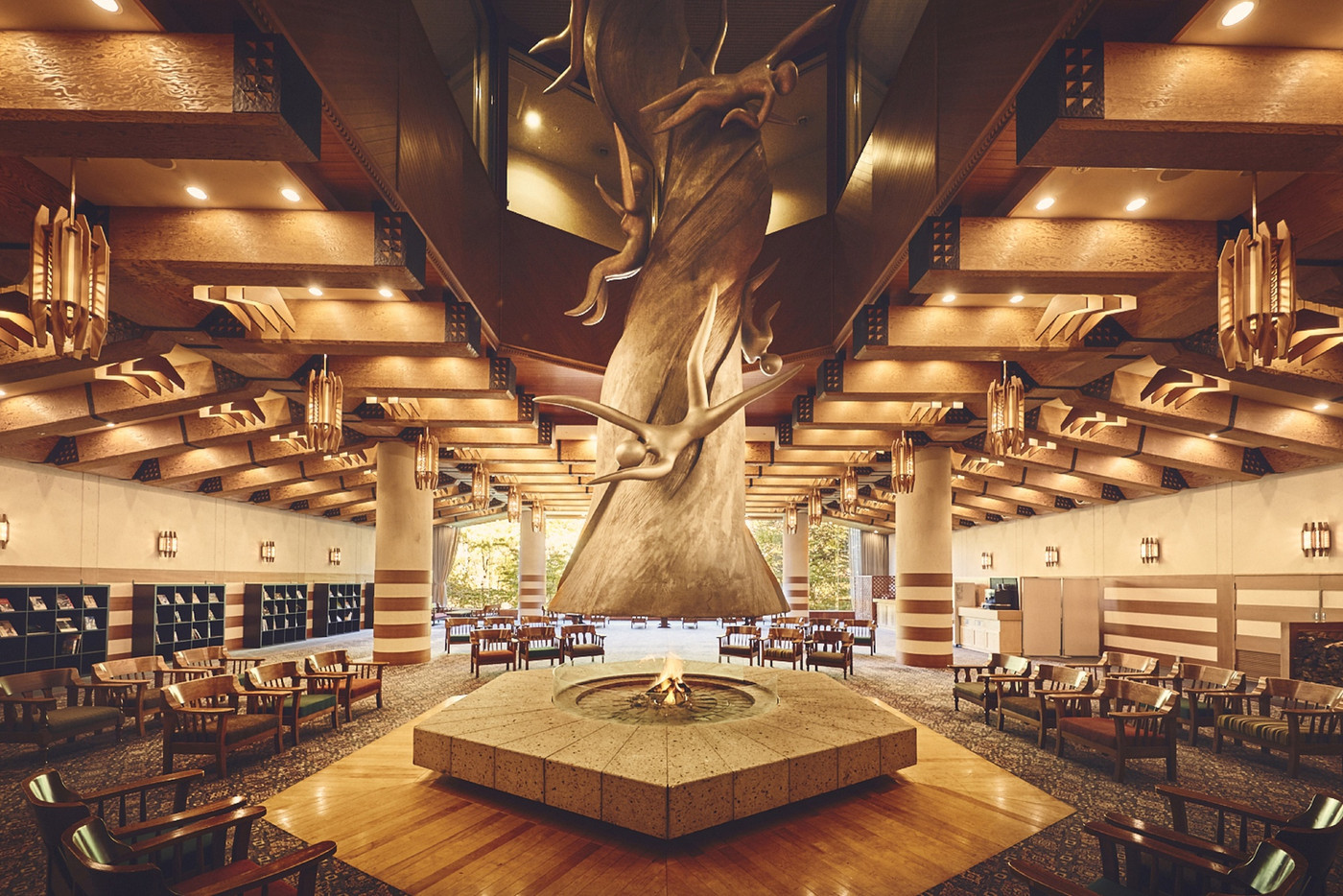 渓流のそばに佇む、自然に囲まれたホテル4246440