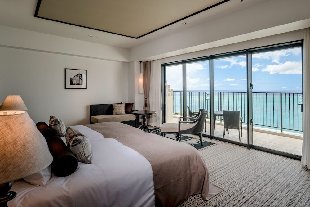 1日の疲れを癒す温泉大浴場3996308