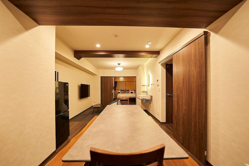 客室内のダイニングエリア