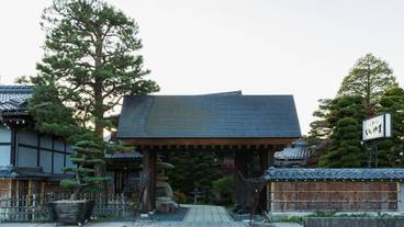 施設の入り口 / 22