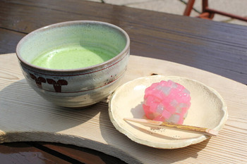 「あしびの郷」 料理 56110301 お抹茶と季節の和菓子