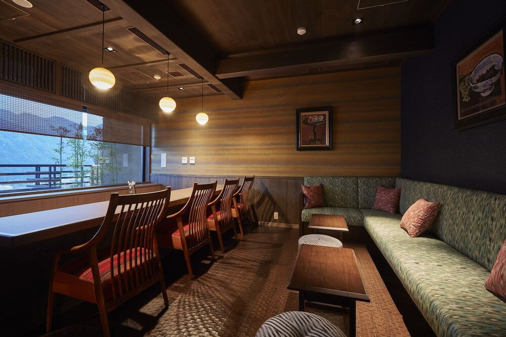 酒処「ないとばー 花蛍」