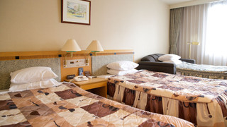 トリプルルーム　喫煙（ベッド2台＋エキストラベッド1台）