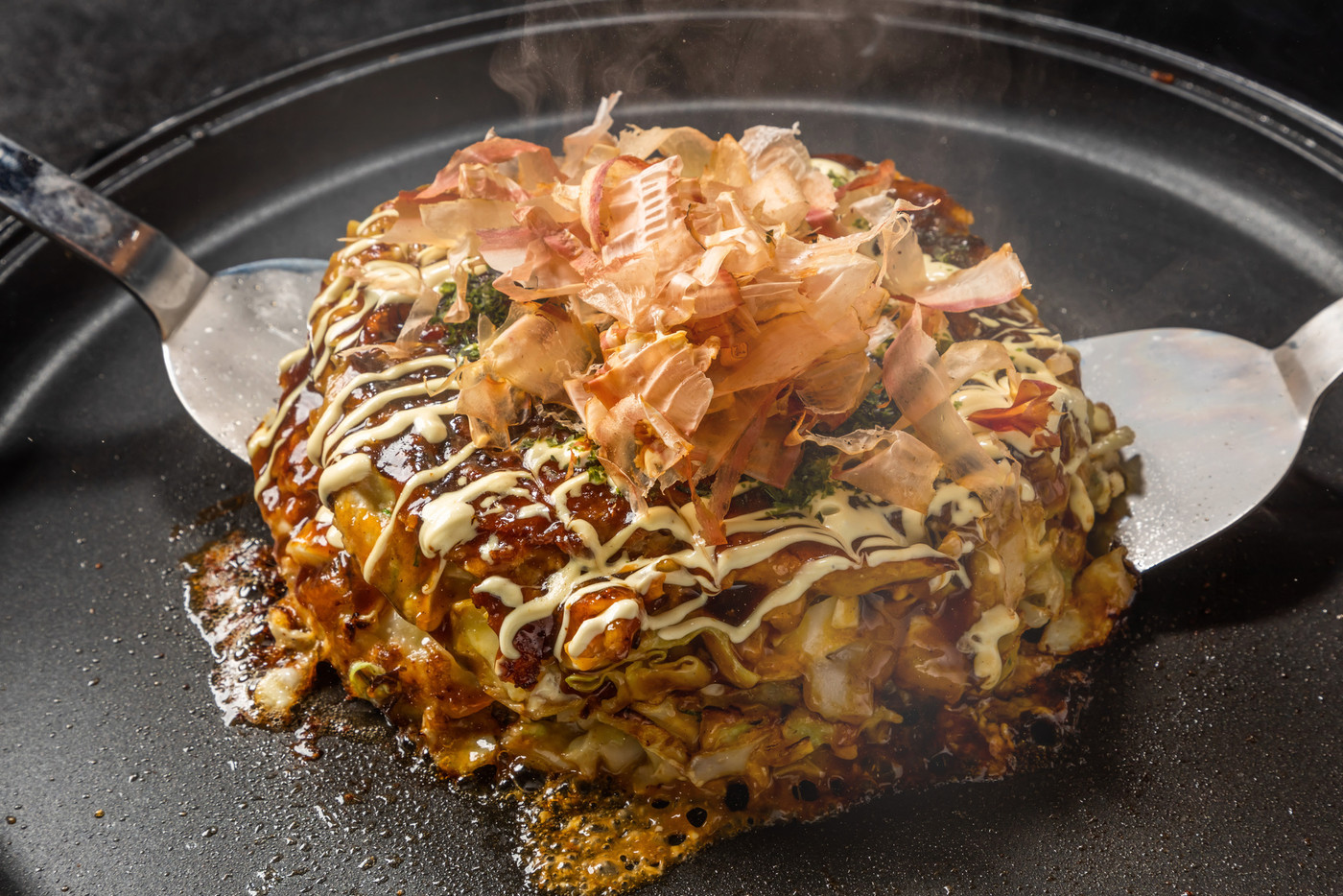 あつあつお好み焼き Japanese Traditional Pizza Okonomiyaki
