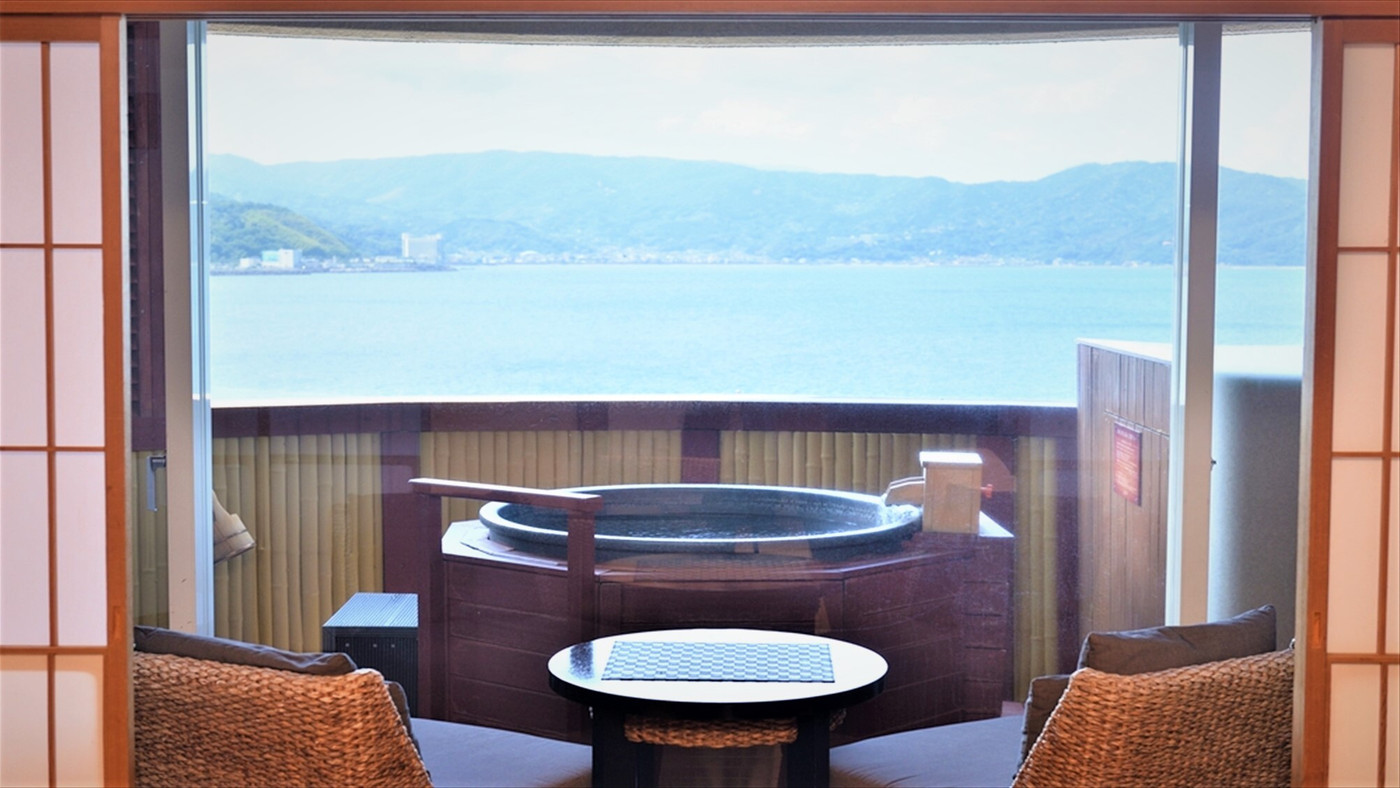 オーシャンビューの部屋付き露天風呂を優雅に楽しむ3563878