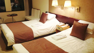 ツインルーム シングルベッド 2 台 禁煙