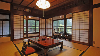 薫山荘　16畳※バスなし [和室] [禁煙] [リバービュー]