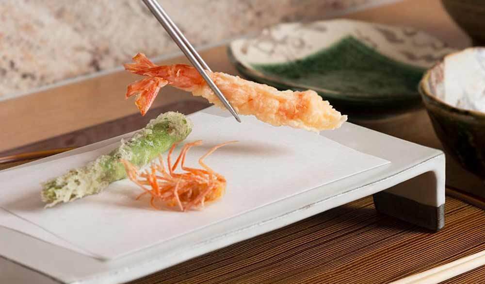 旅を彩る
充実のレストラン / 2