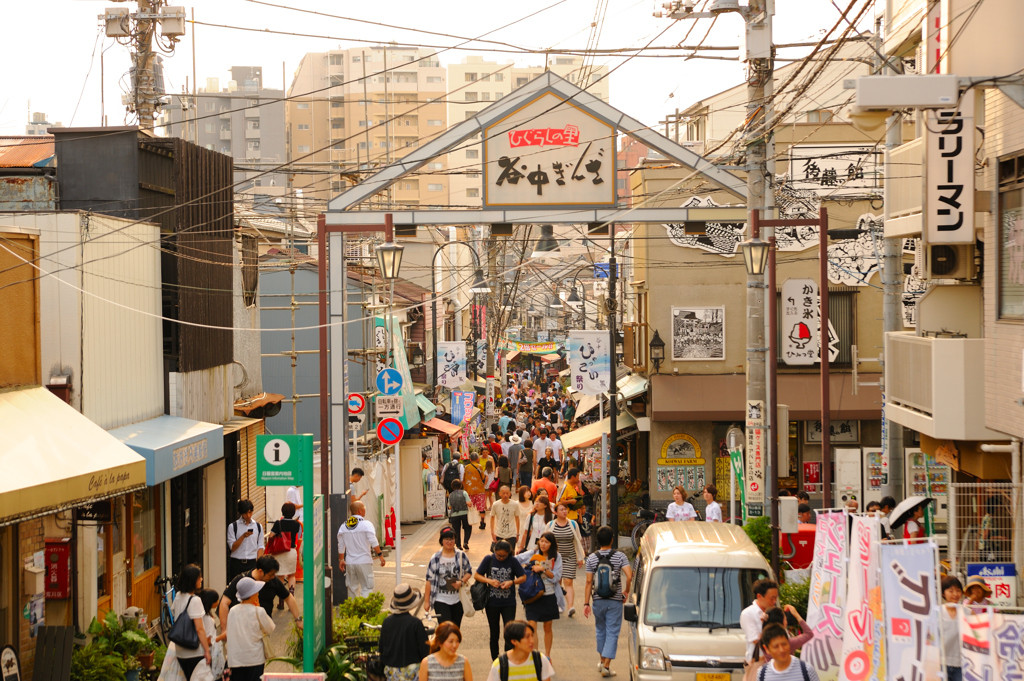 10.お店がギュッとひしめき合う「谷中銀座」で食べ歩き♩2344885