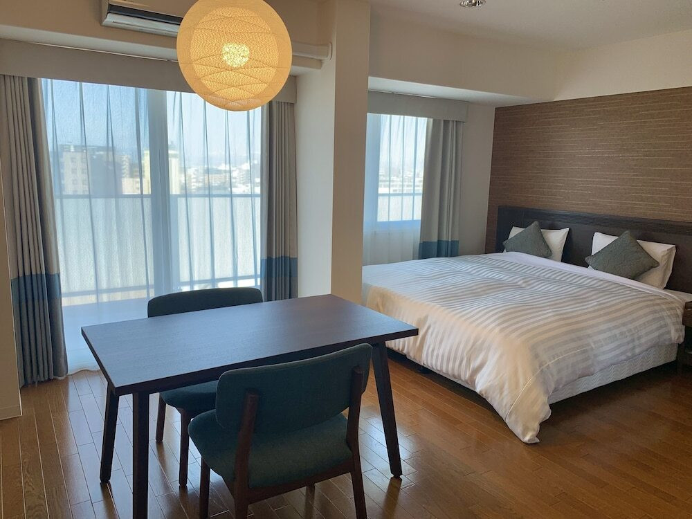 カレー、天ぷら、海鮮丼etc。品数たっぷり朝食♪温泉で体も癒せる4277638