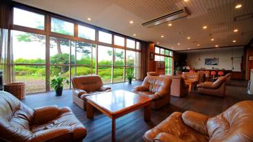 ロビー応接スペース / 3