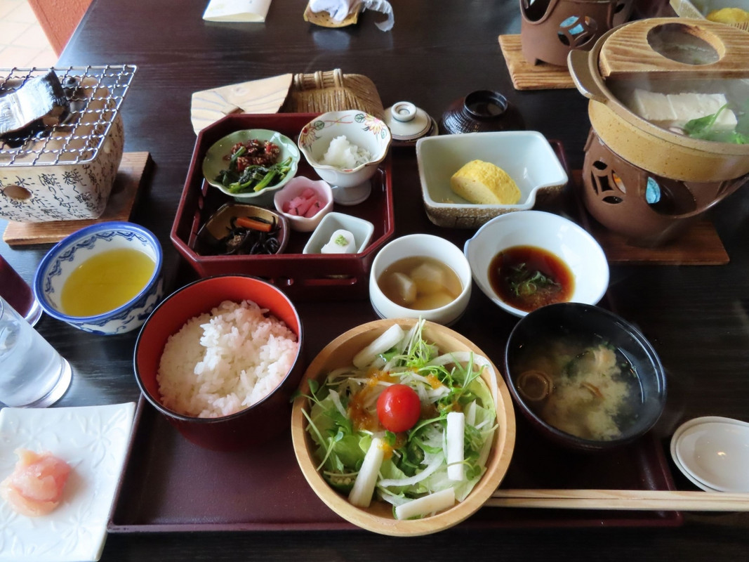 海の幸　熊野牛など　食事も満足