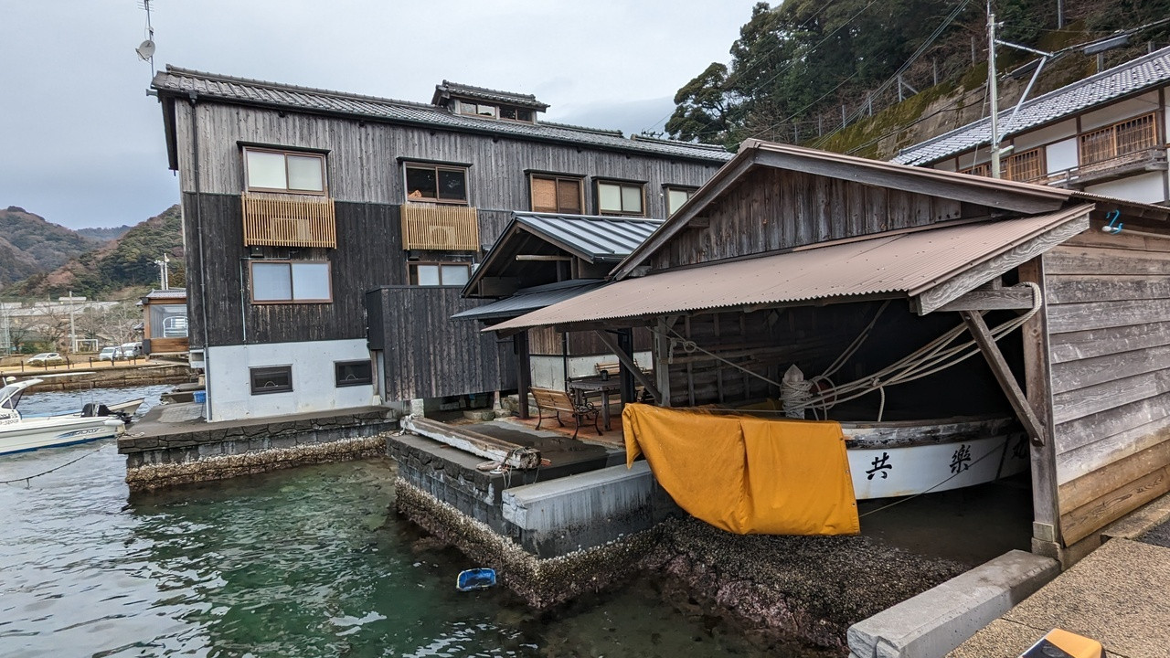 4. WATER FRONT INN 与謝荘4238813