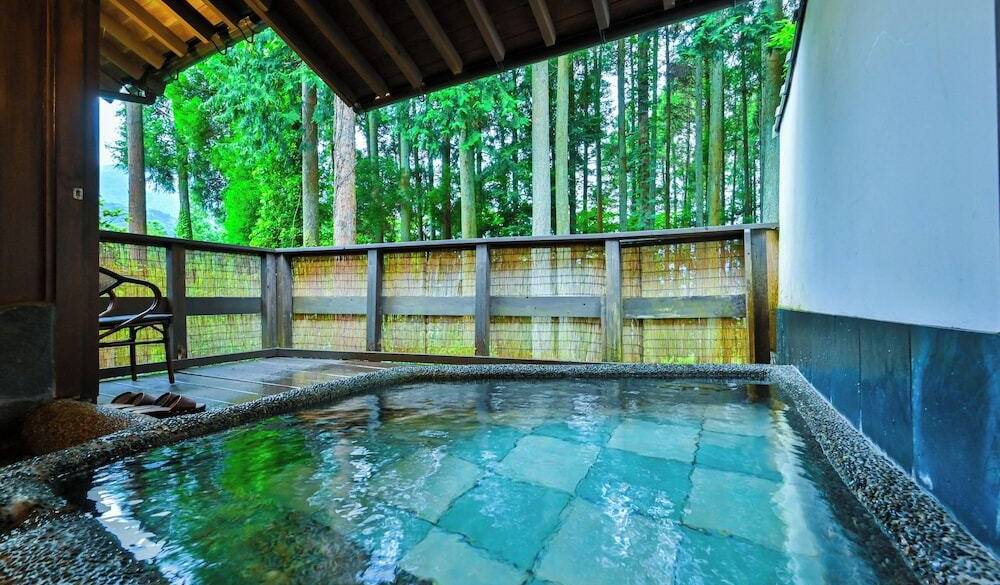 「松葉」客室内半露天風呂 / 3