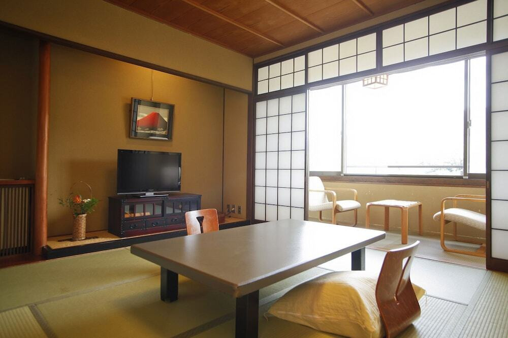 森林浴気分で開放的な露天風呂に入れる宿3488252