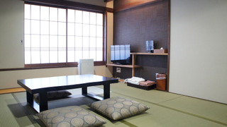 トラディショナル ルーム 布団 共用バスルーム (3 people)