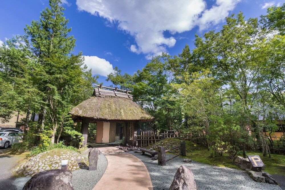 静かにくつろげる大人の隠れ家4043290