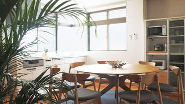 客室内のダイニングエリア / 4