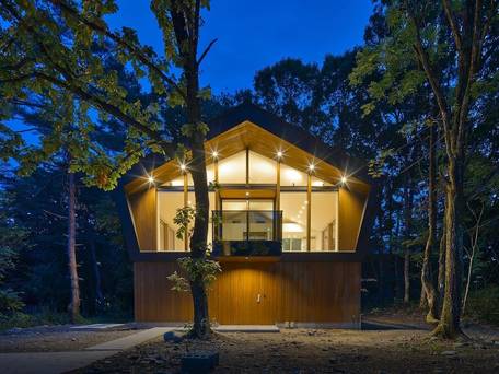 AHIRU CHALET / 1