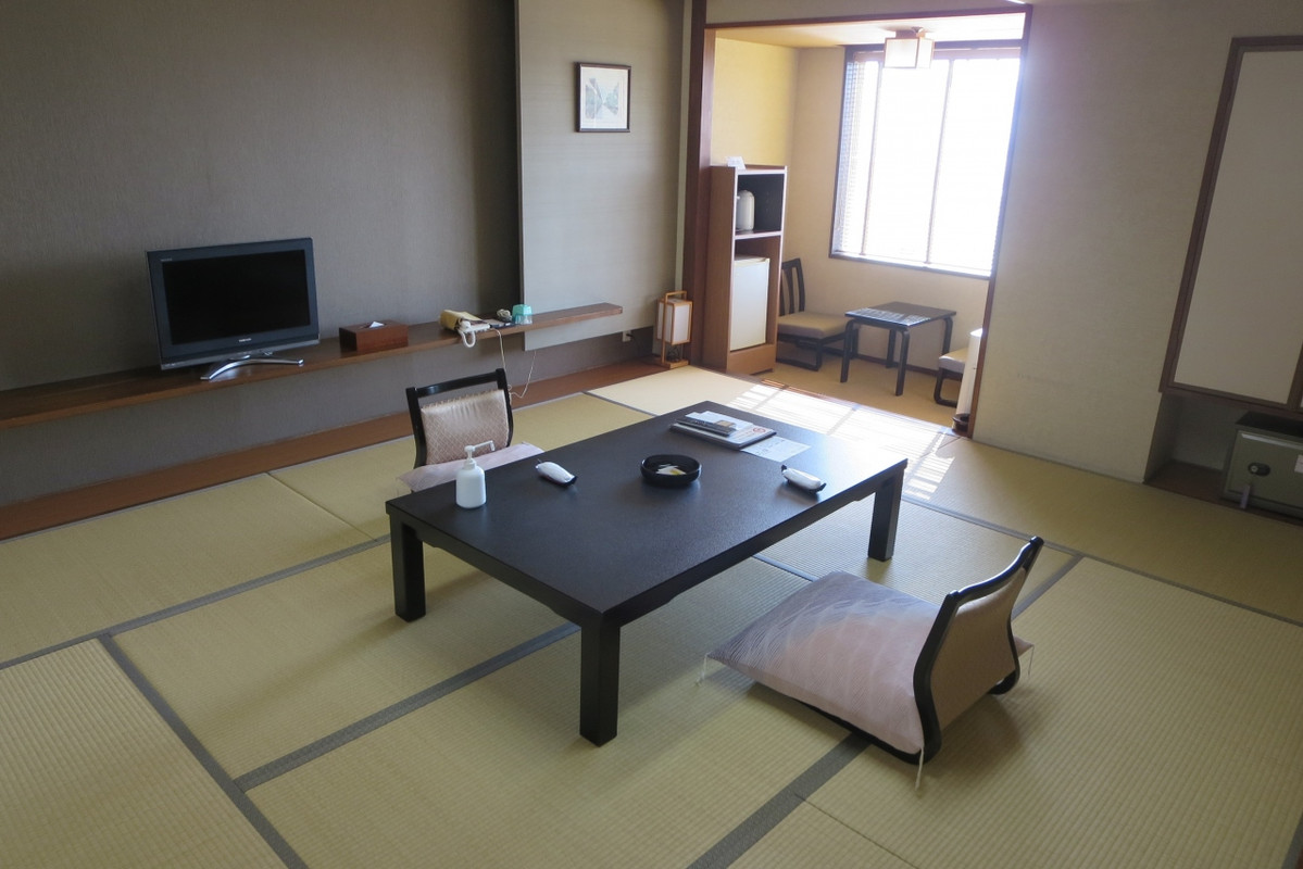 和室10畳の部屋でした。
