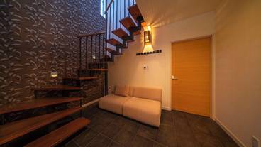 施設の入り口 / 2